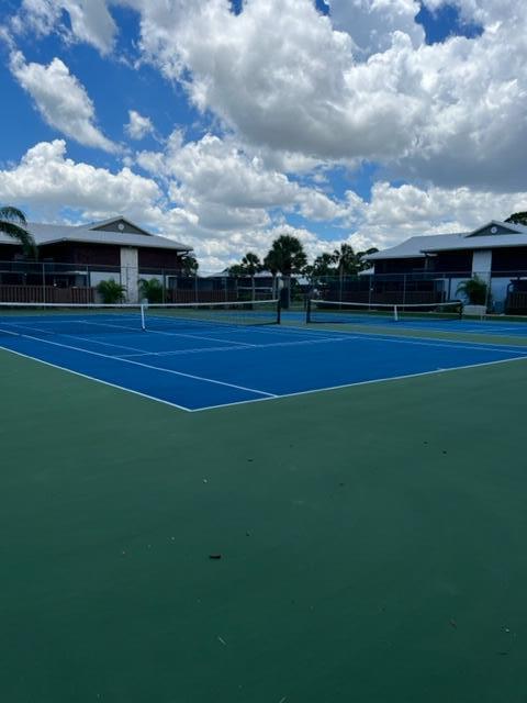 Building Photo - 301 SE Castle Ct