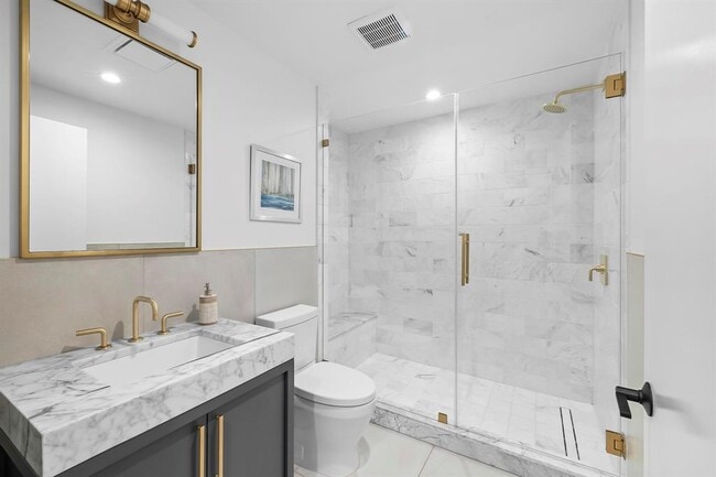 Building Photo - 70 Rainey St