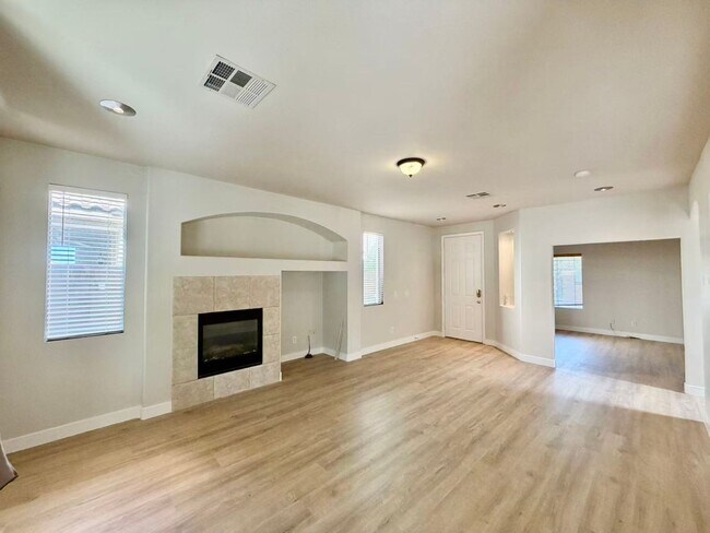 Building Photo - Beautiful and well-maintained two-story home in summerlin