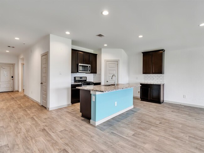 Building Photo - 8003 Black Forest Ln