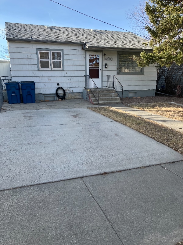 Building Photo - 406 13th St S