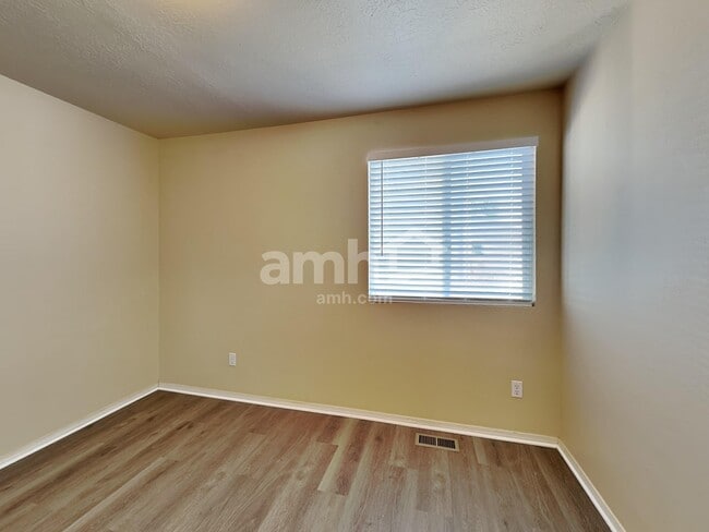 Building Photo - 5551 Geneva Way