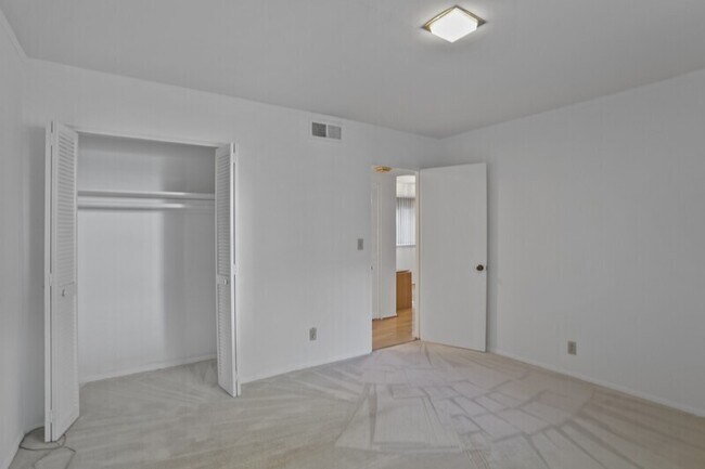 Building Photo - 20 26th St NW