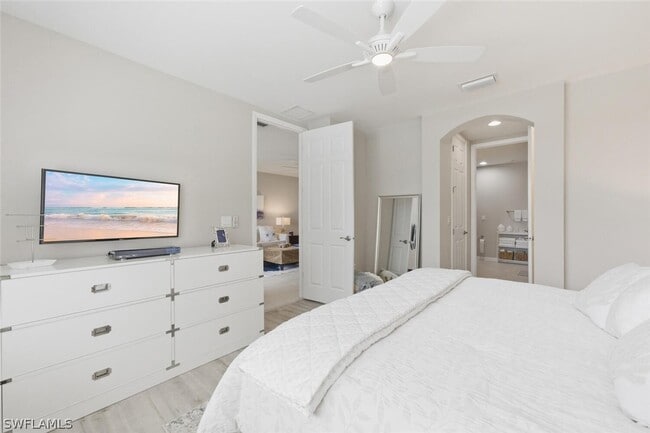 Building Photo - 14827 Edgewater Cir