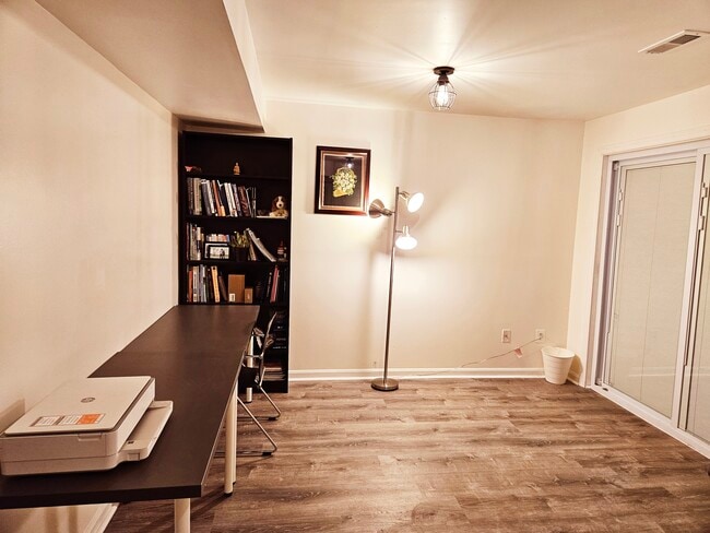 Building Photo - 12024 Country Mill Dr