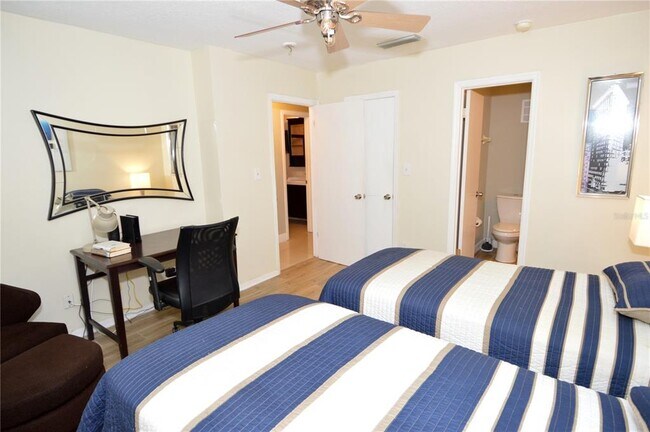 Building Photo - 3873 Pompano Dr SE