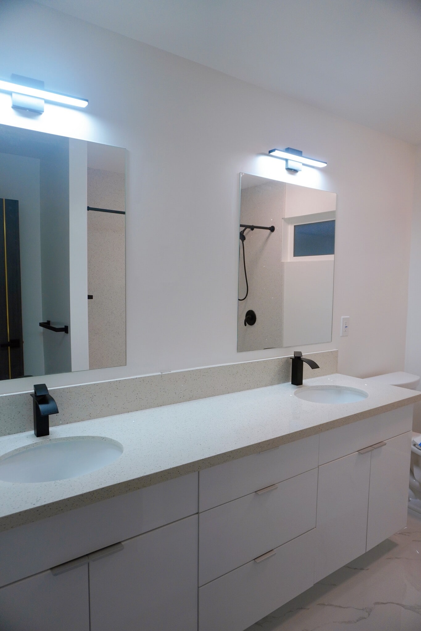 Double Vanity - 551 11th Ave