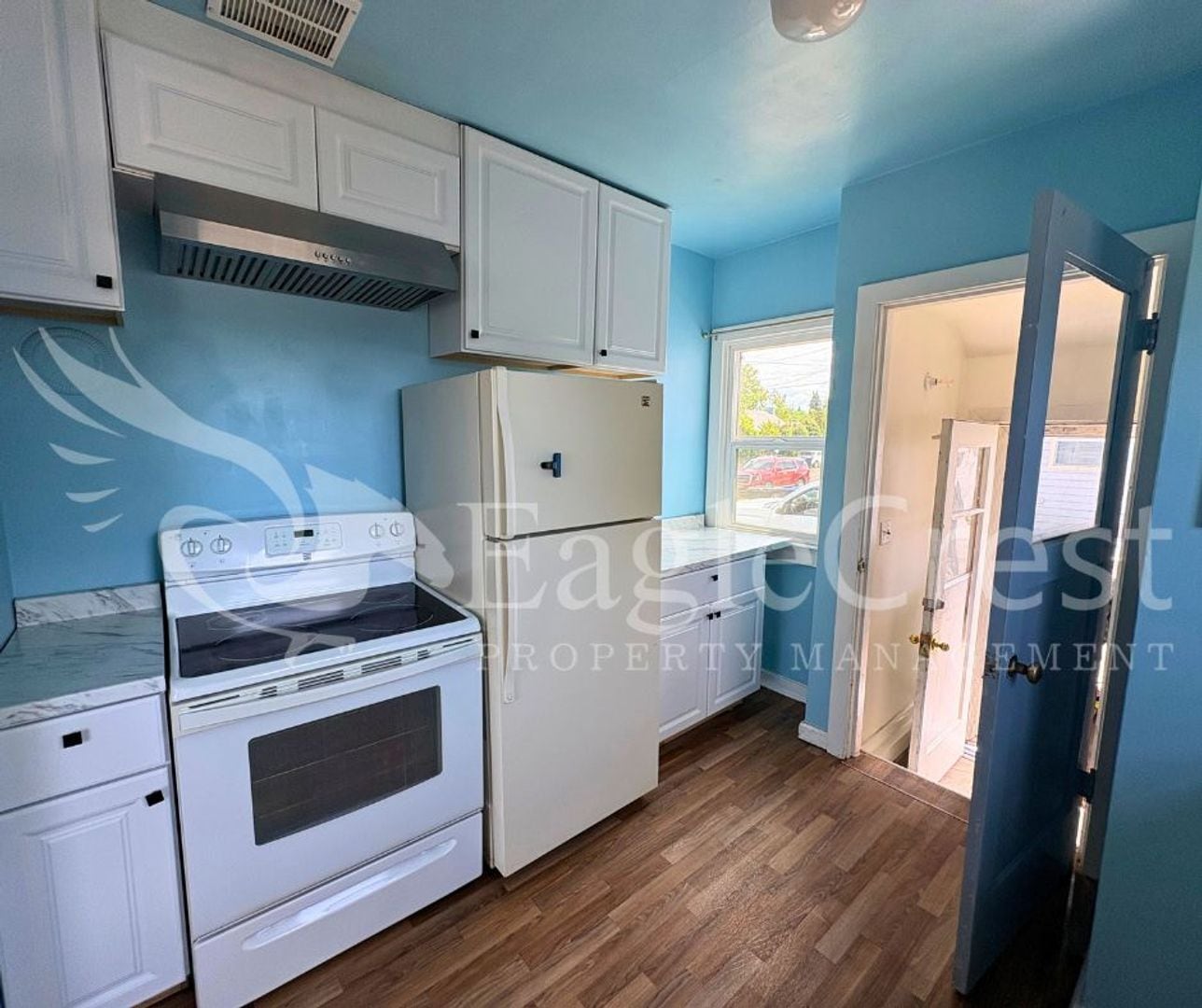 Building Photo - Charming 2-Bedroom Home with Modern Finishes & Open Yard