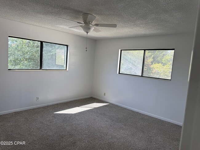 Building Photo - 1135 Magnolia Ave