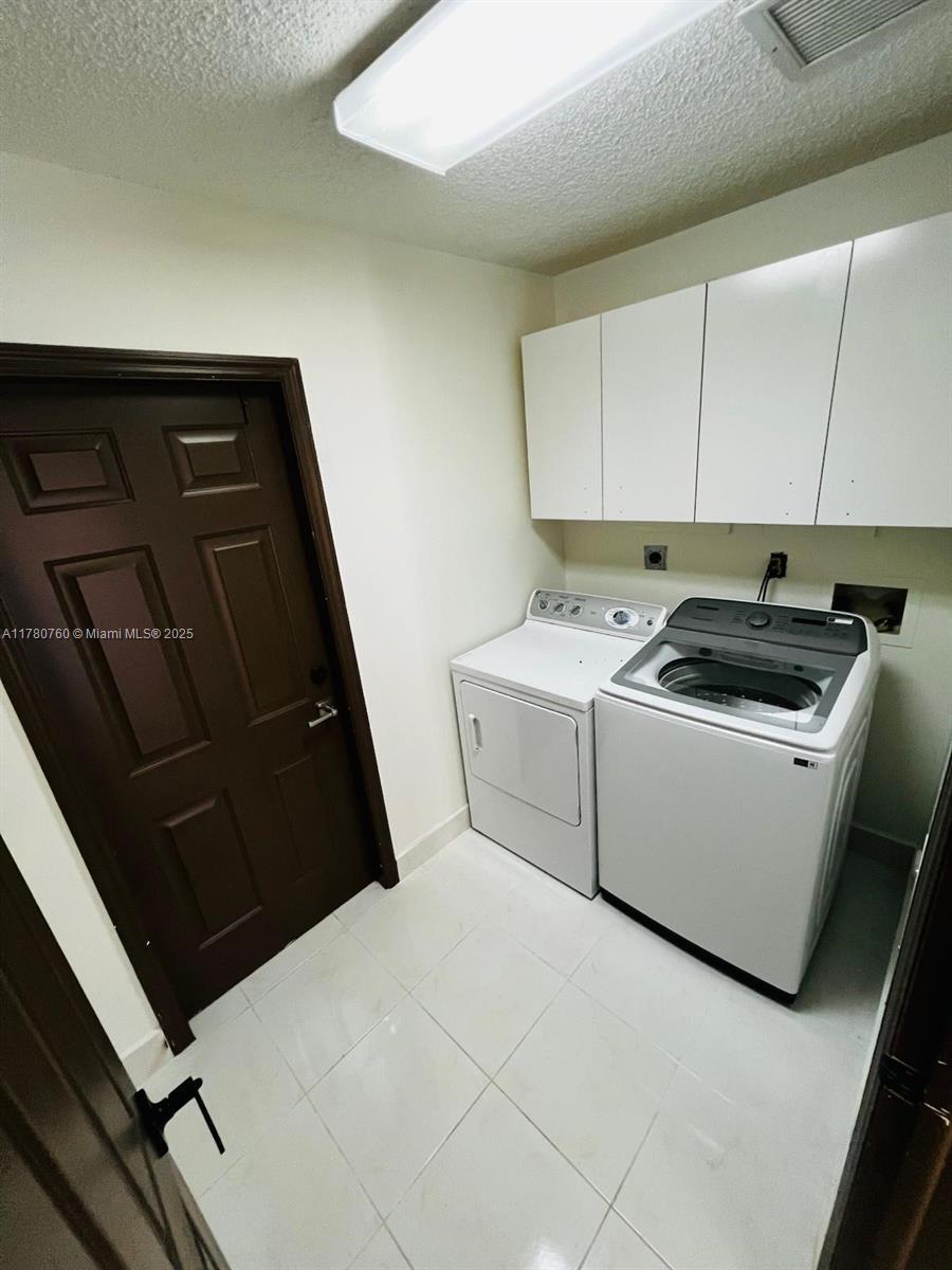 Building Photo - 8332 NW 195th Ter