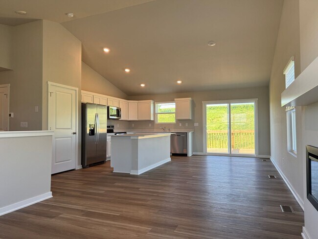 Building Photo - Spacious 4-Bedroom Split-Level Near Standing Bear Lake & Trails