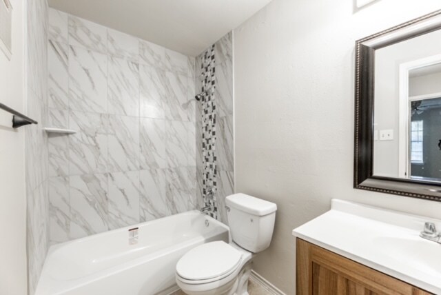 Building Photo - 9797 Leawood Blvd