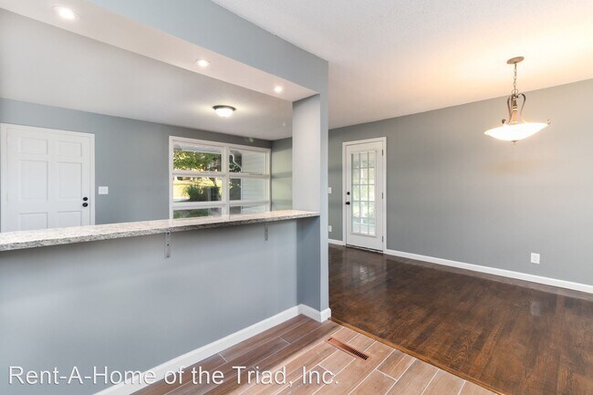 Building Photo - 3 br, 2 bath House - 2517 Netherwood Drive