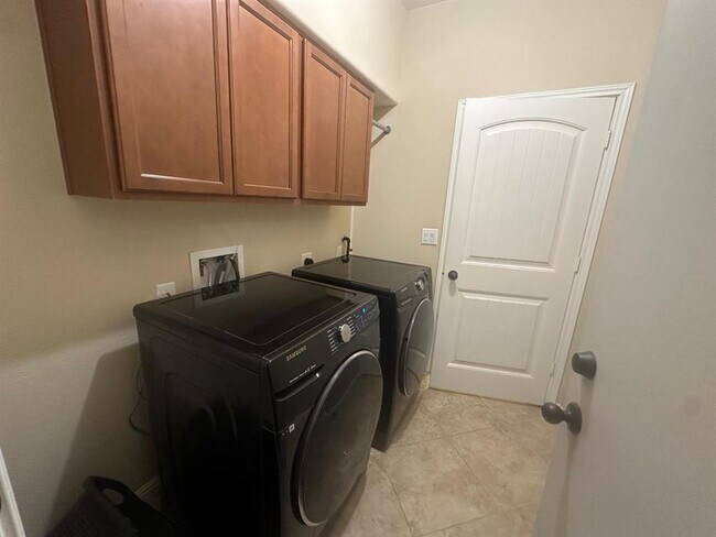 Building Photo - 16213 Cantania Cove