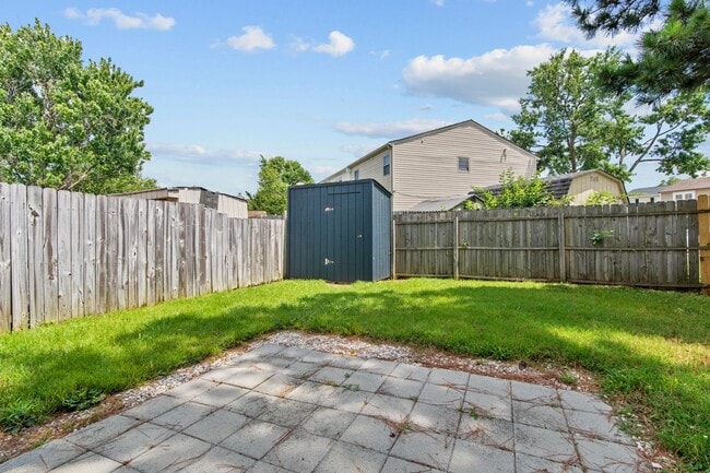 Building Photo - Virginia Beach End-Unit Townhome