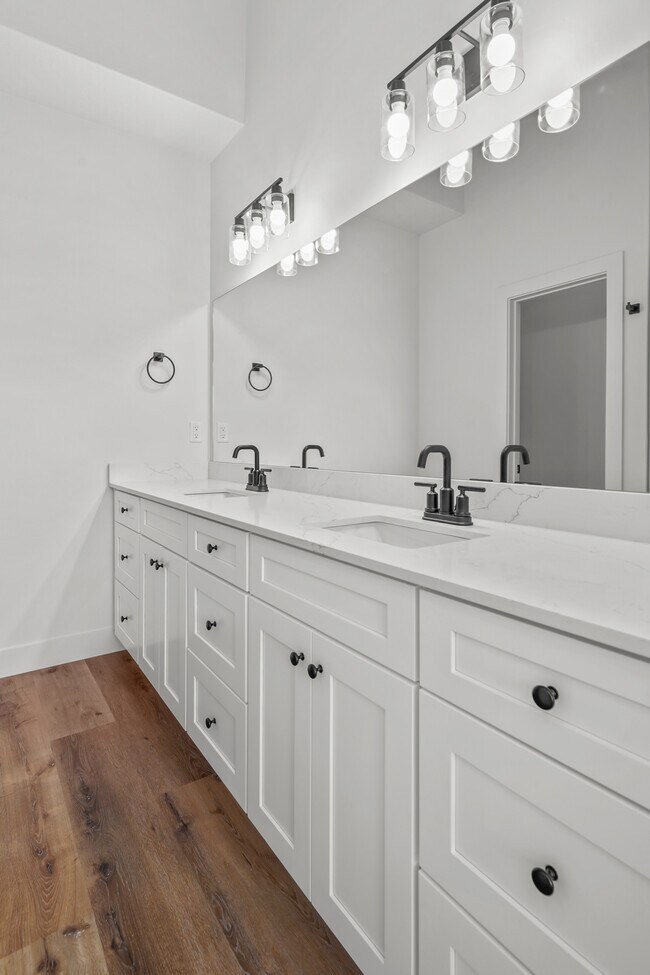 Building Photo - 489 W 1760 N