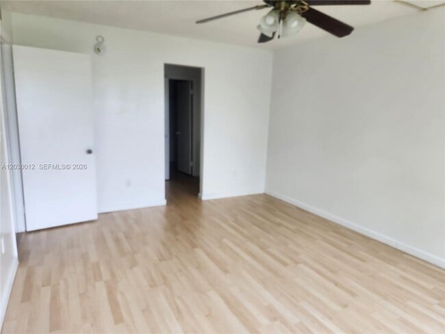 Building Photo - 14820 Naranja Lakes Blvd