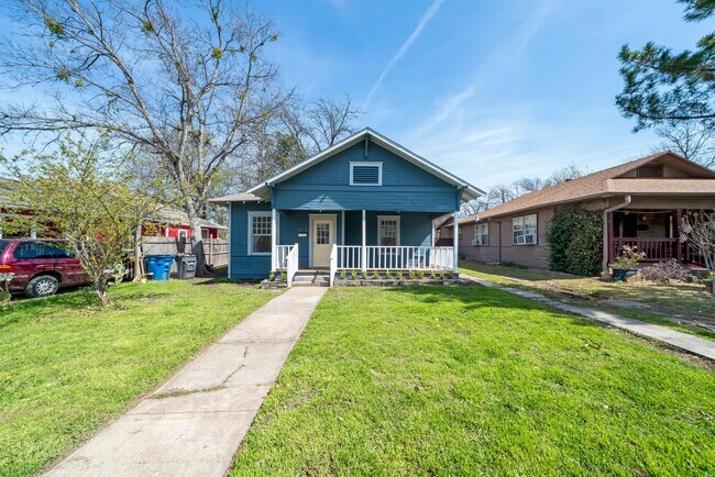 Building Photo - 612 Martinique Ave