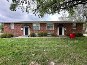 Building Photo - 708 NW Mock Ave