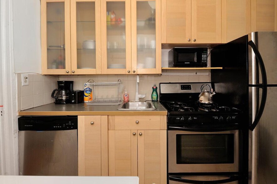 Building Photo - 444 First Ave Loop