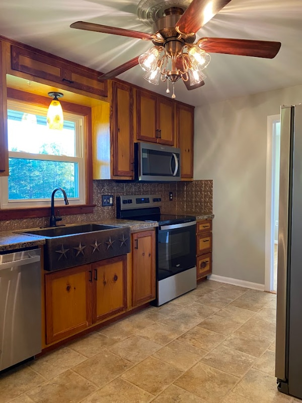 Building Photo - 907 Copp Rd