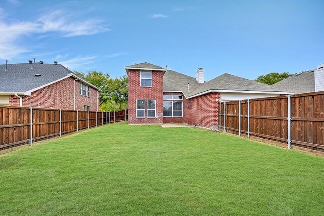 Building Photo - 1006 Hidden Creek Dr