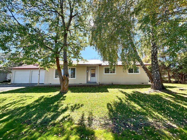 Primary Photo - Newly Renovated 3 Bedroom, 2 Bath Home in ...