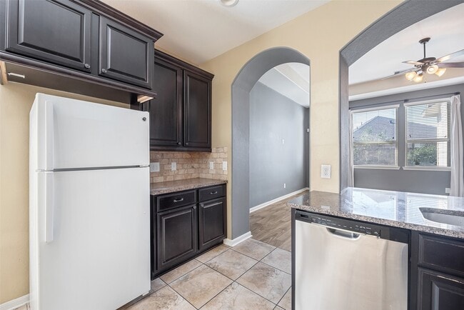 Building Photo - 204 Echo Brook Ln