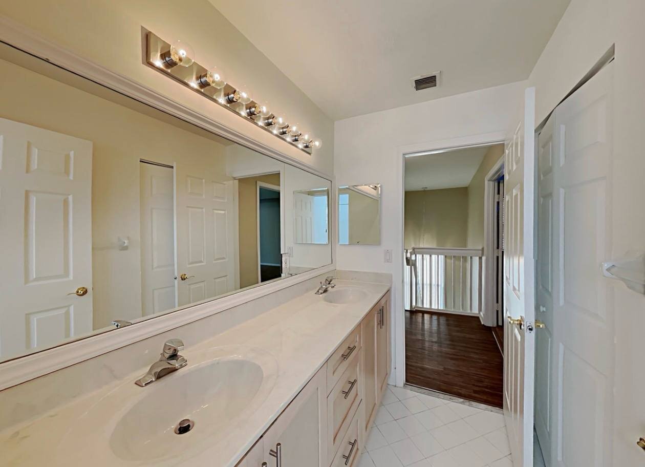 Building Photo - 17113 SW 49th Pl