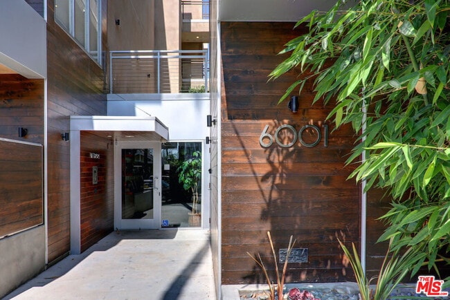 Building Photo - 6001 Carlton Way