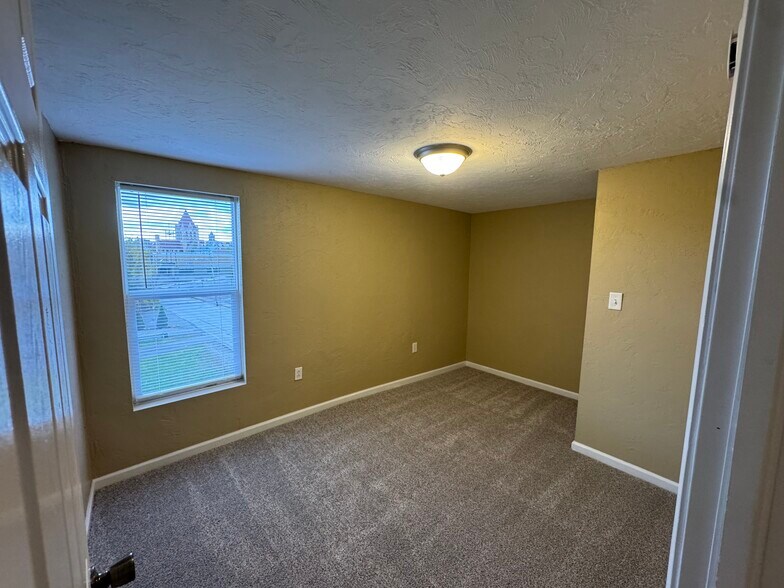 Building Photo - 114 W Berkeley St