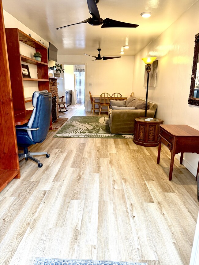 Building Photo - 1388 Siwanoy Dr