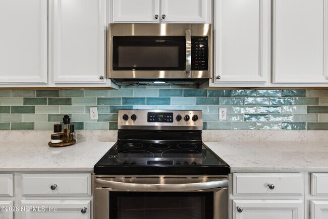 Building Photo - 7212 Calamint Ave