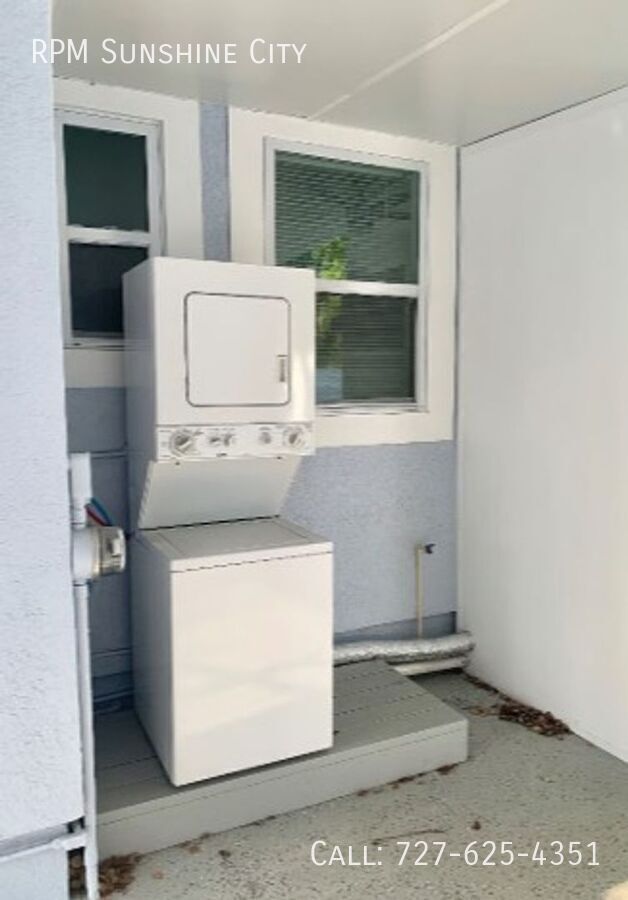 Building Photo - 2874 38th Ave N