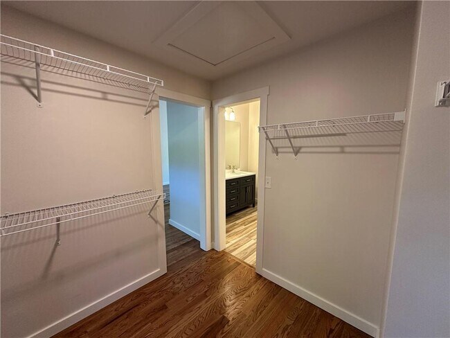 Building Photo - 645 Mt Victoria Pl