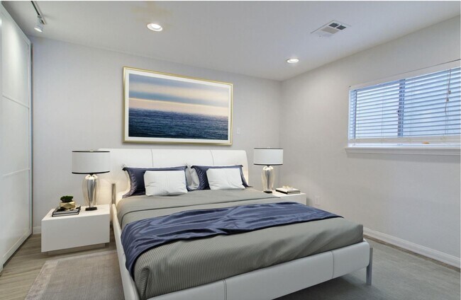 Building Photo - 5704 Darling St