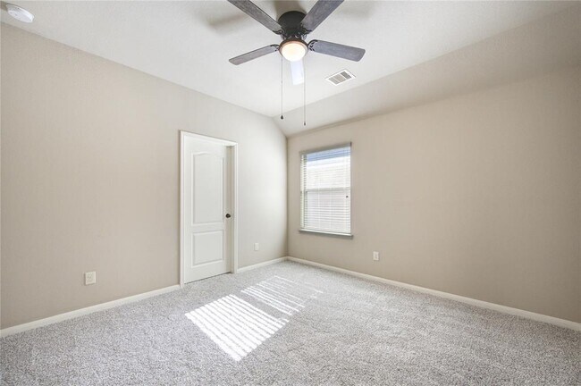 Building Photo - 611 Whitney Oaks Ln