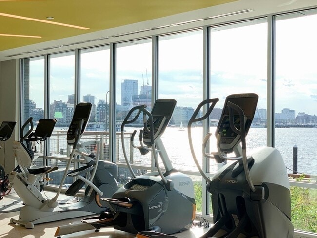 Building Photo - 65 Lewis St