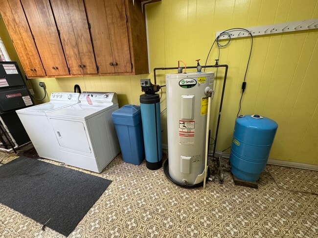 Building Photo - 2010 N 675 E