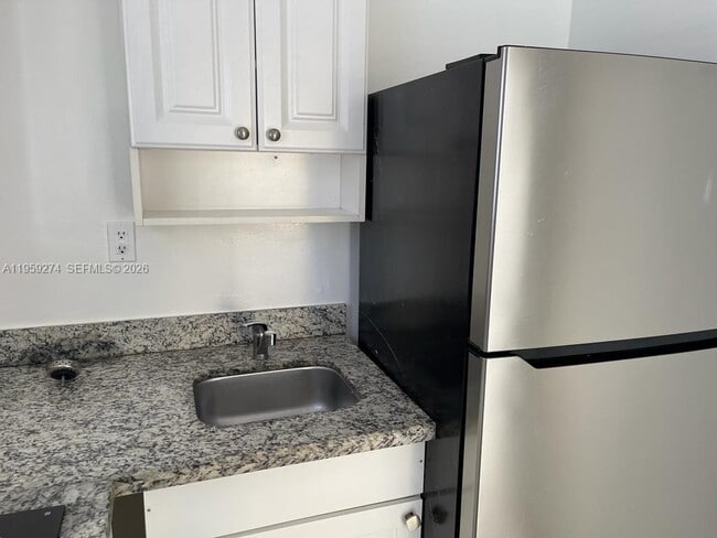 Building Photo - 1012 N 24th Ave