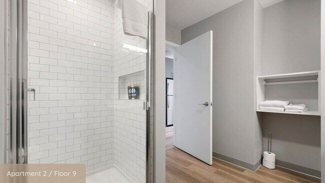 Building Photo - 853 W Blackhawk St