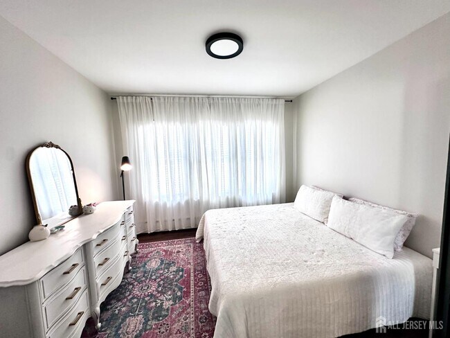 Building Photo - 139 Sylvan Ave