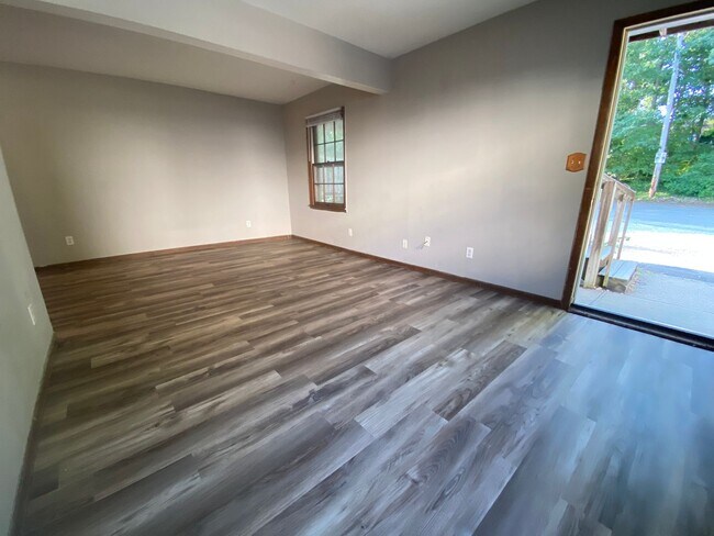 Building Photo - 2BR/1BA East Campus - Short Distance to Campus!! Coin-operated washer/dryer on-site.