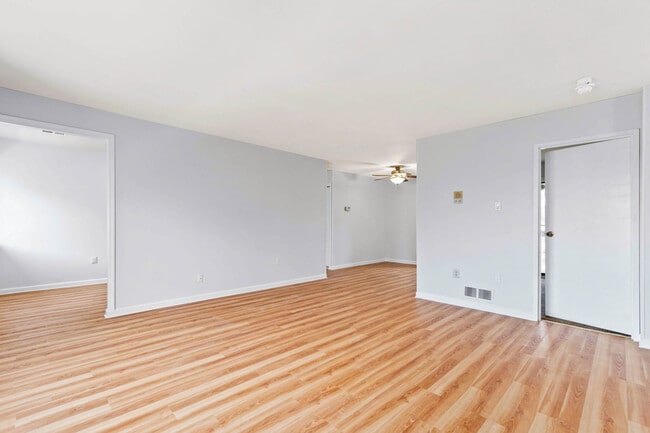 Building Photo - 66 Banner Ct