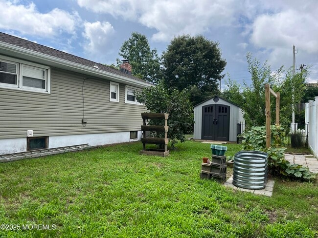 Building Photo - 551 Capstan Ave
