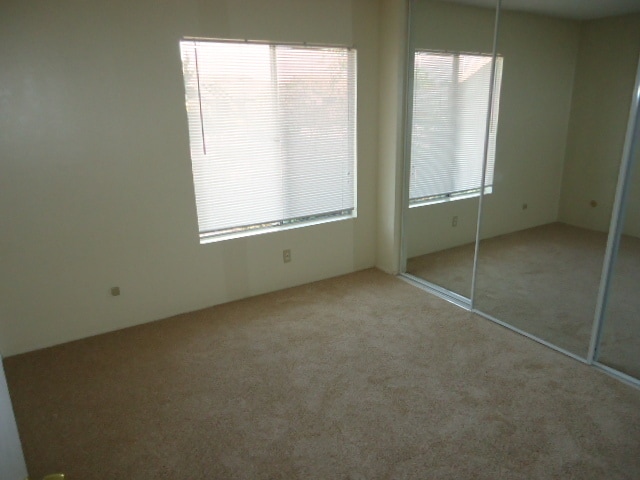 Building Photo - 3 Bedroom 2 Bathroom Single Story Home in ...