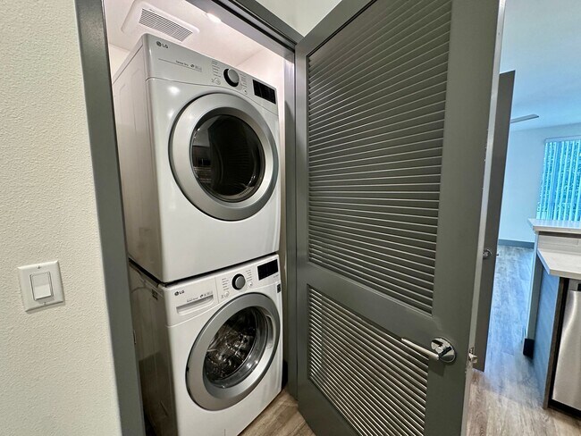 Interior Photo - kit692