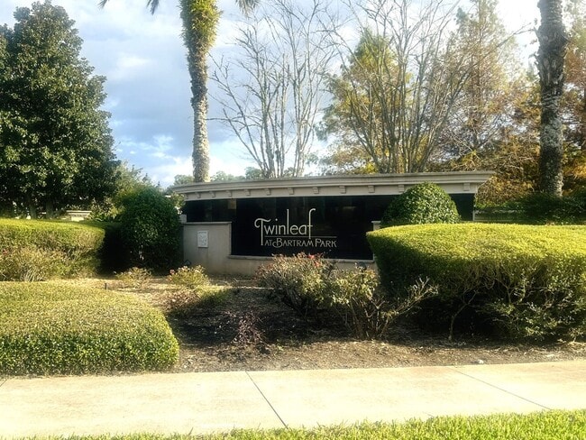Building Photo - Spacious 2Bed/ 2Bath Condo With Office and 1-Car Garage - Bartram Park - Available NOW!