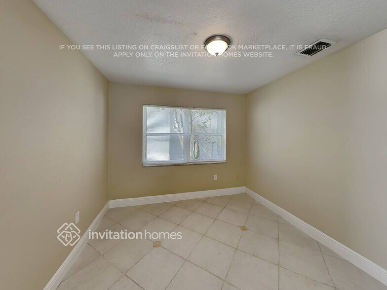 Building Photo - 5254 NW 117th Ave