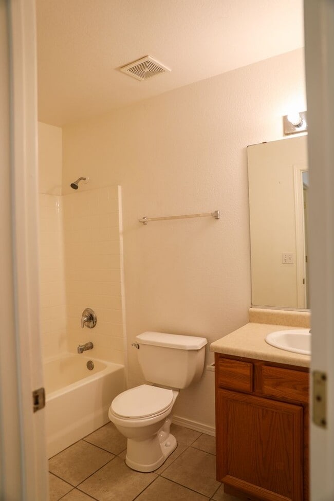 Building Photo - Nice and Spacious 4 Bedroom home Off Hwy 70 & Mesa Grande